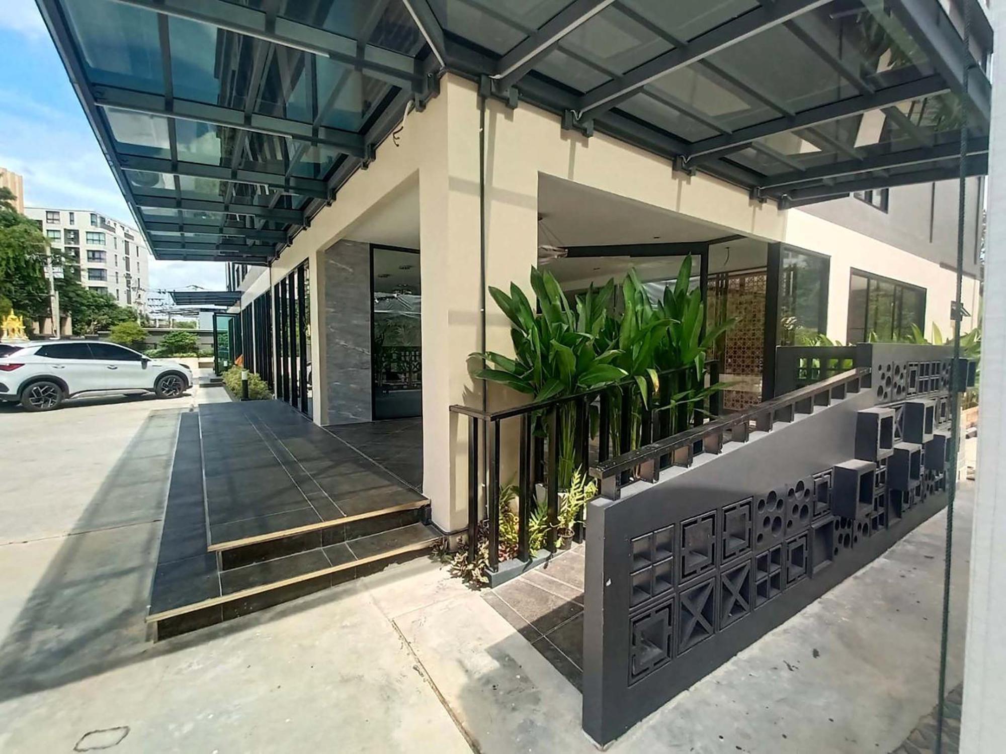 The 9 Residence Hotel Bangkok Exterior photo