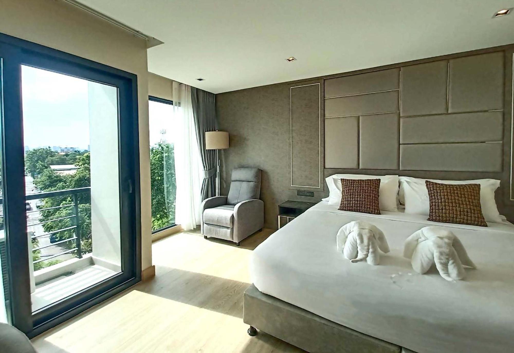 The 9 Residence Hotel Bangkok Exterior photo