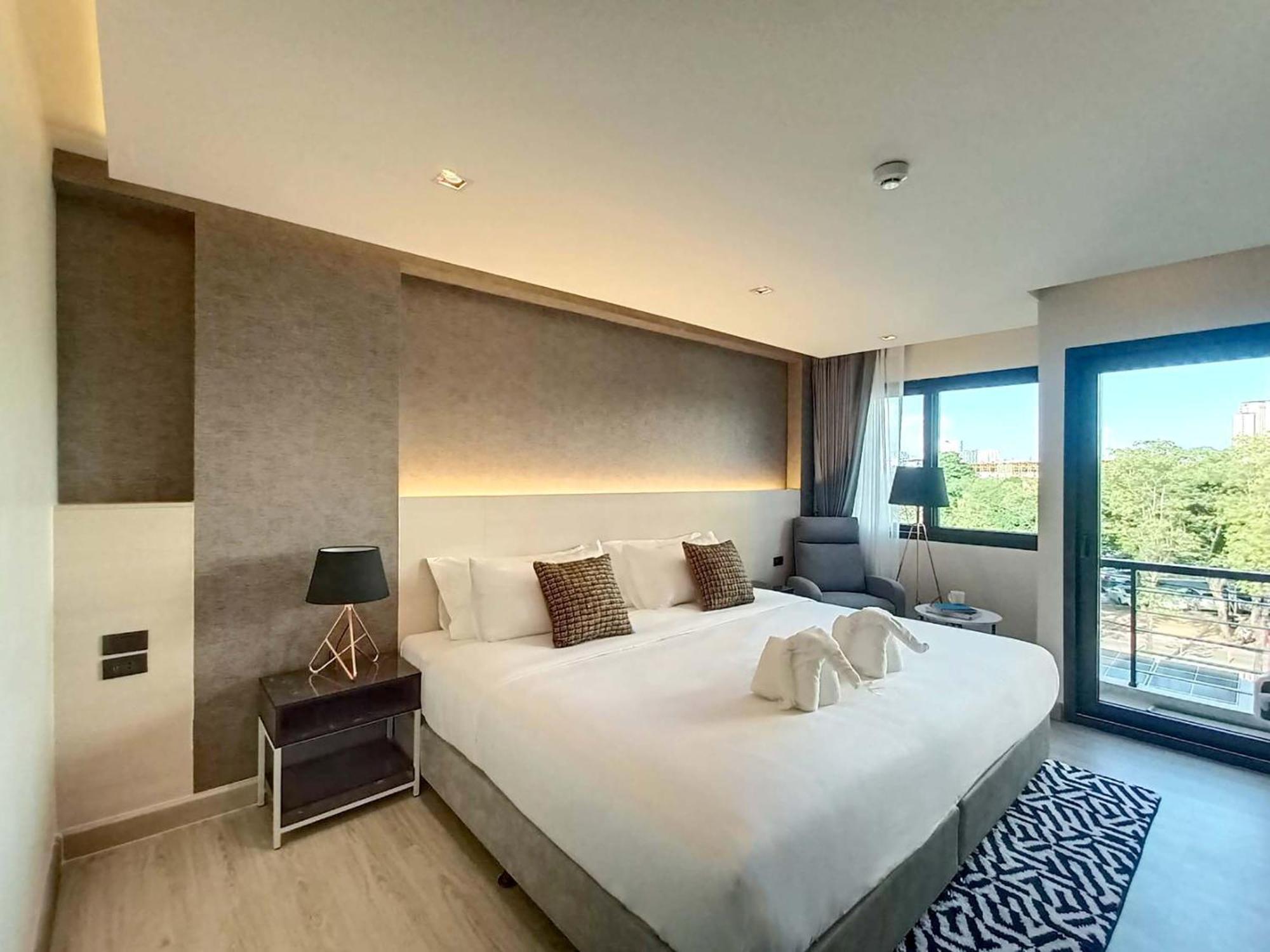 The 9 Residence Hotel Bangkok Exterior photo