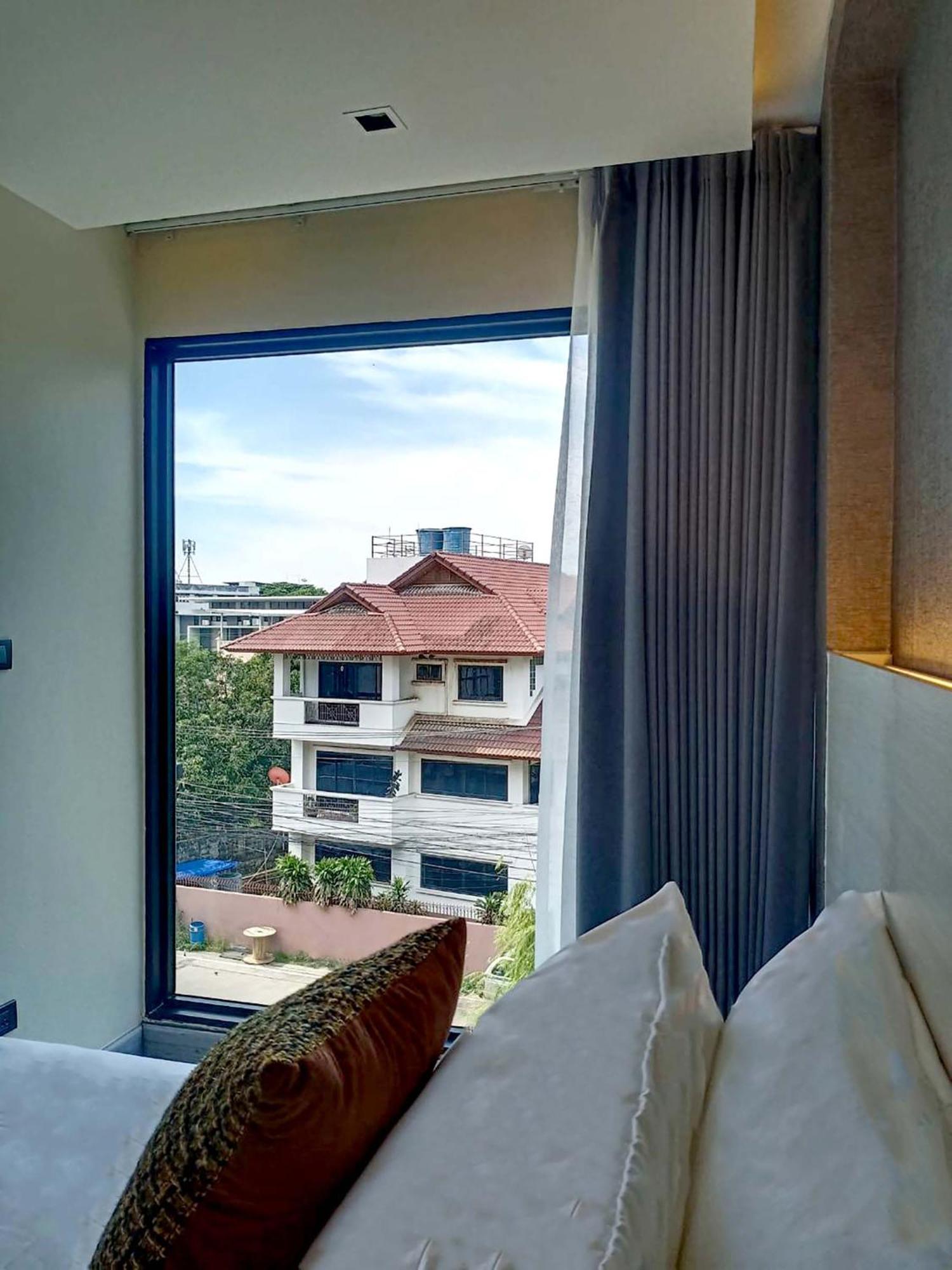 The 9 Residence Hotel Bangkok Exterior photo